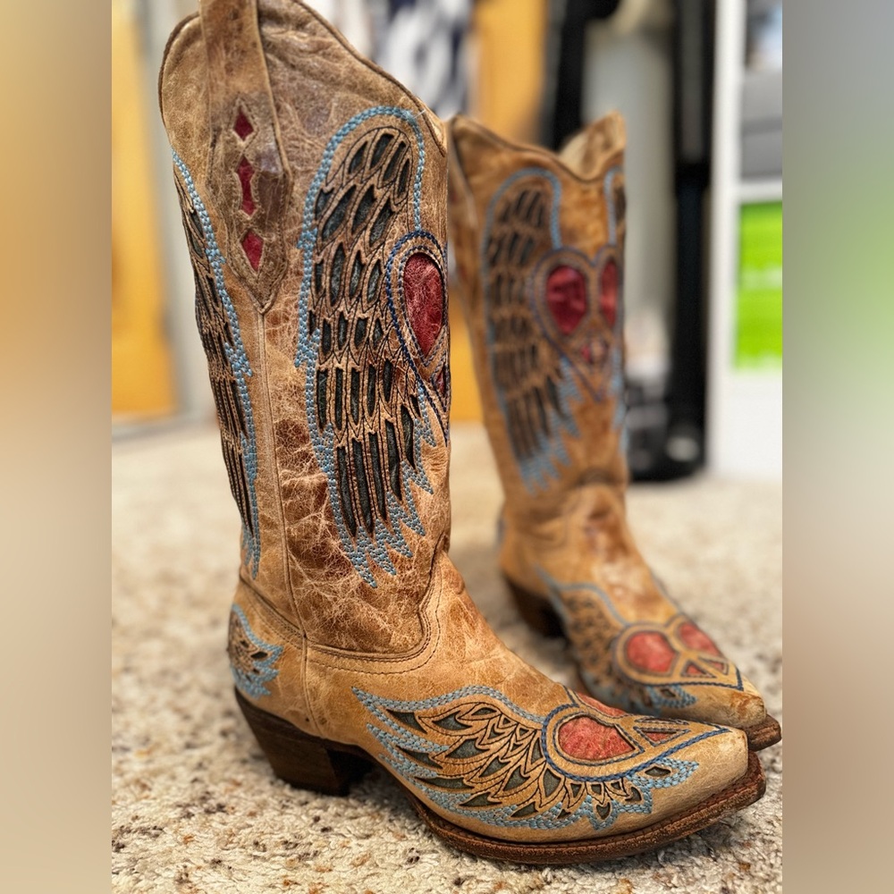 CORRAL HEART ANGEL WING COWGIRL BOOTS - SNIP TOE